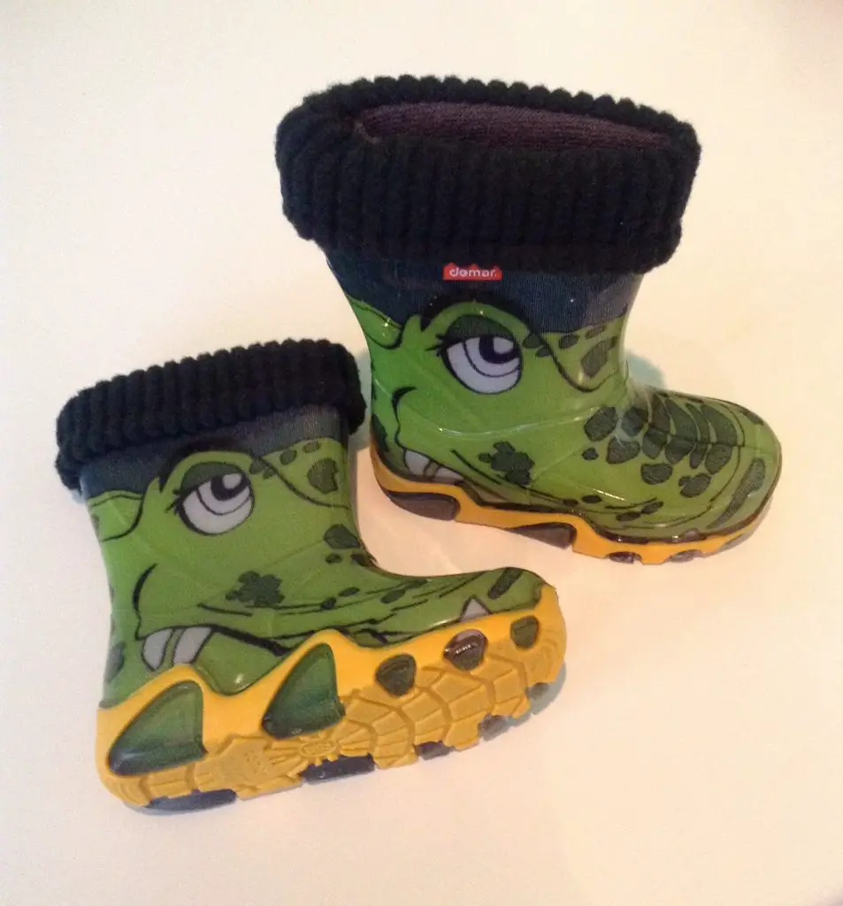 Shoes. Green and yellow crocodile toddler wellington boots