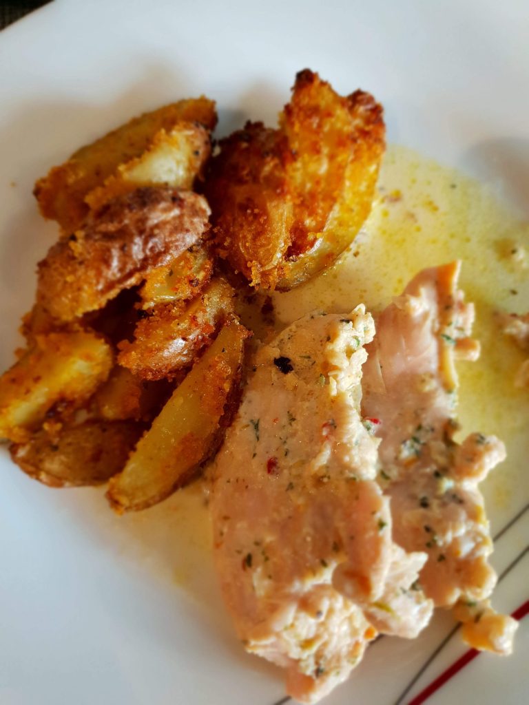 Ange and Lo, Villamblard review potato wedges and chicken 