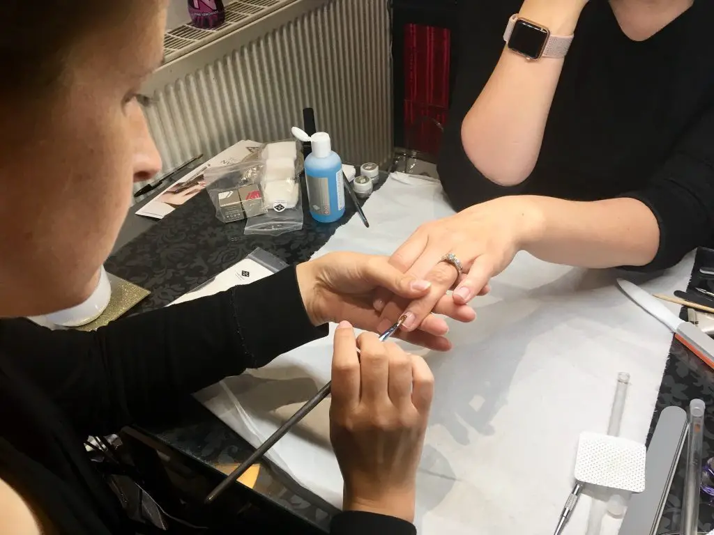 Train to be a nail technician in just 3 days!