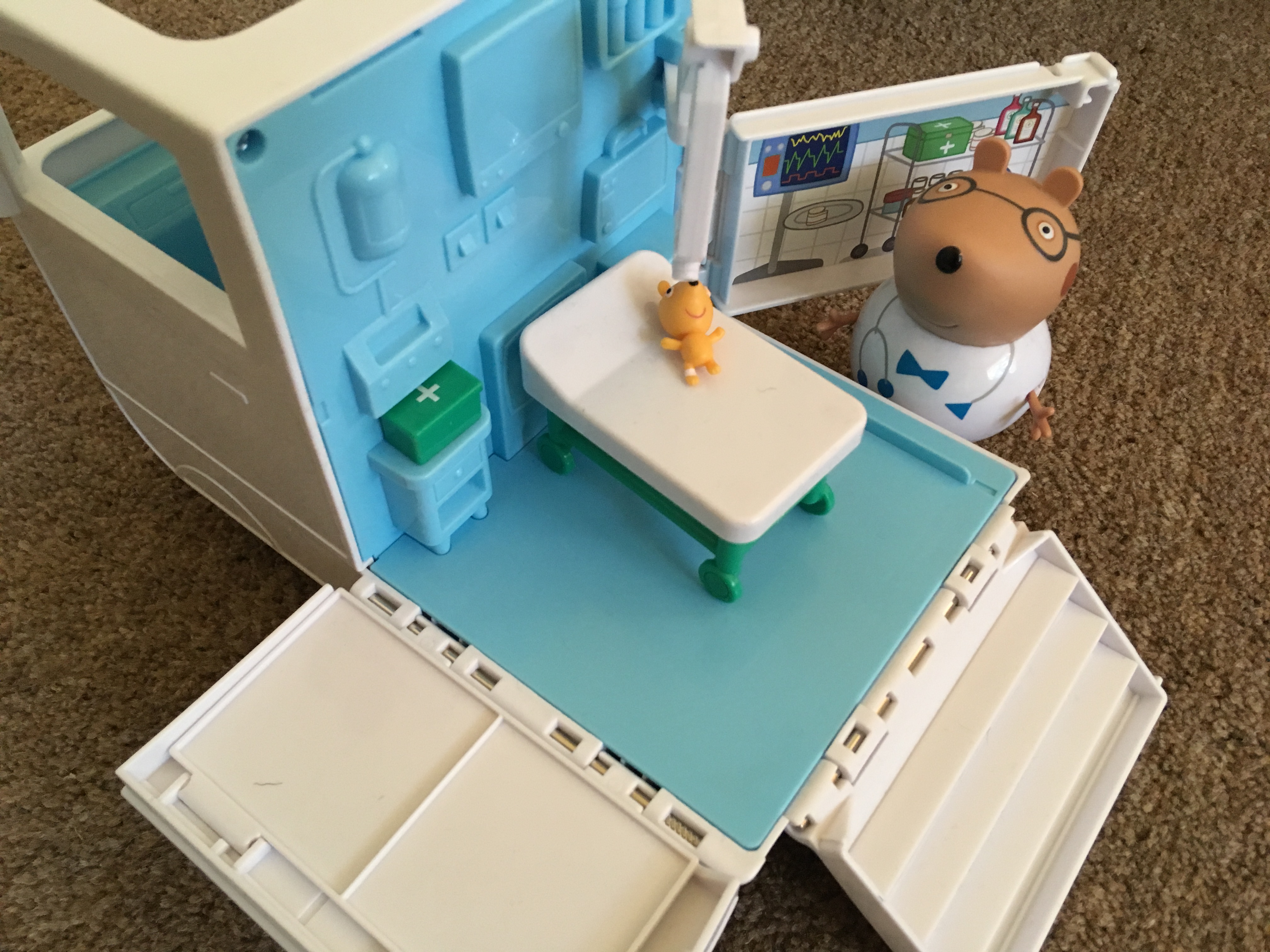 peppa pig mobile medical centre