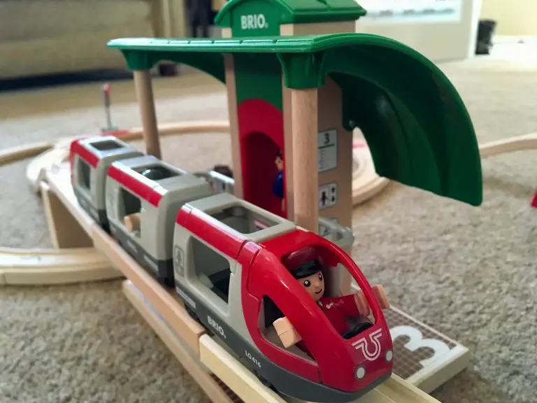 Brio travel switching train set review - Chilling with Lucas