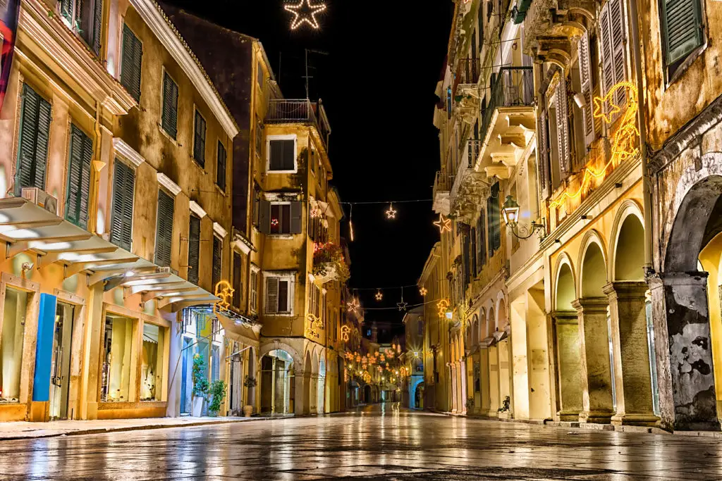 Liston Street (Kerkyra) The historic center of Corfu town at night