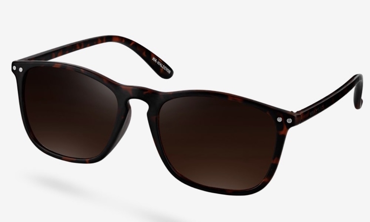 Men’s black sunglasses 
