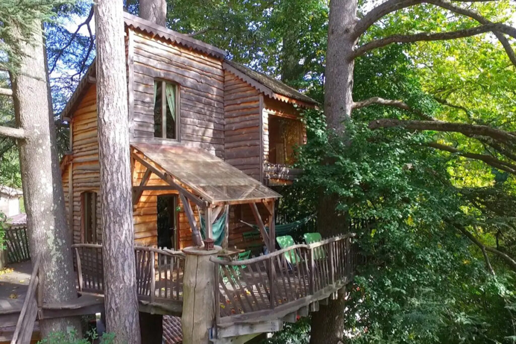 treehouse glamping in france