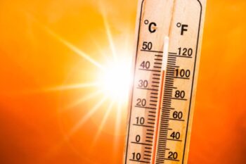 Thermometer showing 40 degrees Celsius
