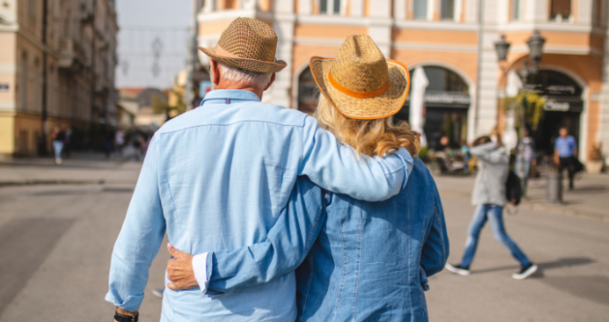 couple travelling on holidays