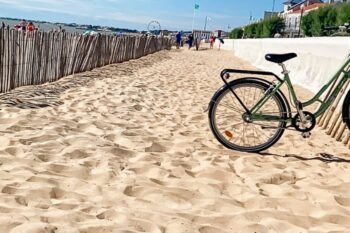 Châtelaillon-Plage beach with bike