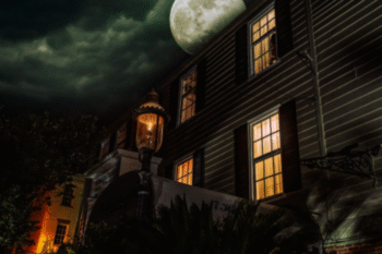 The 17Hundred90 Inn in Savannah, Georgia – Copyright US Ghost Adventures