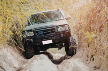 4x4 car going off road